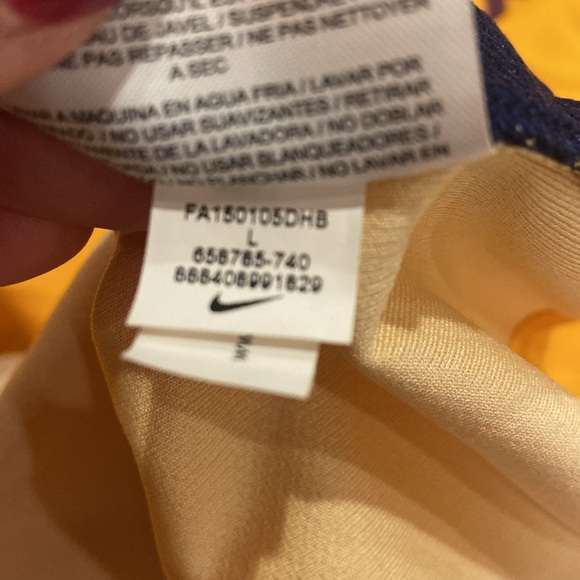 Nike men’s soccer jersey - Picture 6 of 10